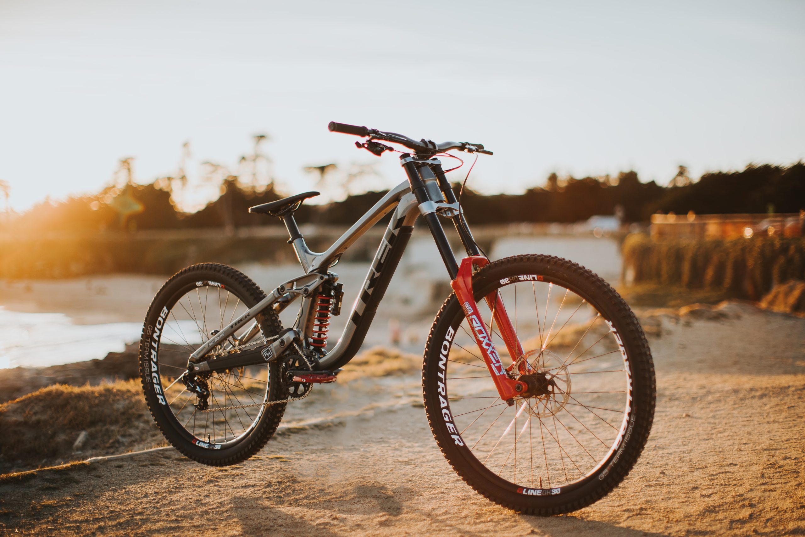 Meet R-Dog's new Session blends speed and style | Trek Race Shop