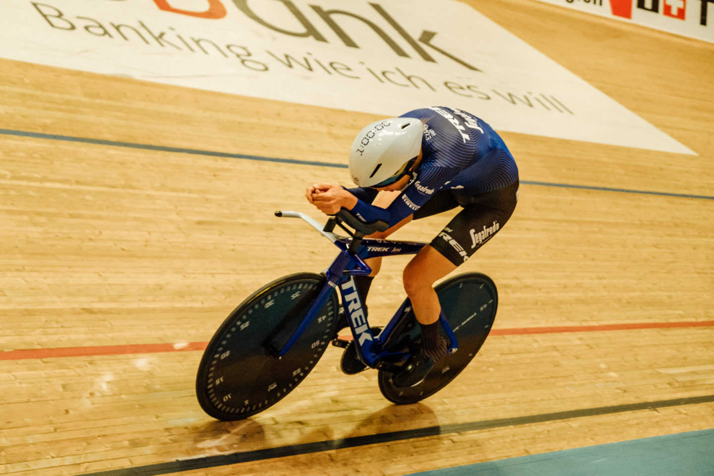 Ellen van Dijk smashes UCI World Hour Record Trek Race Shop