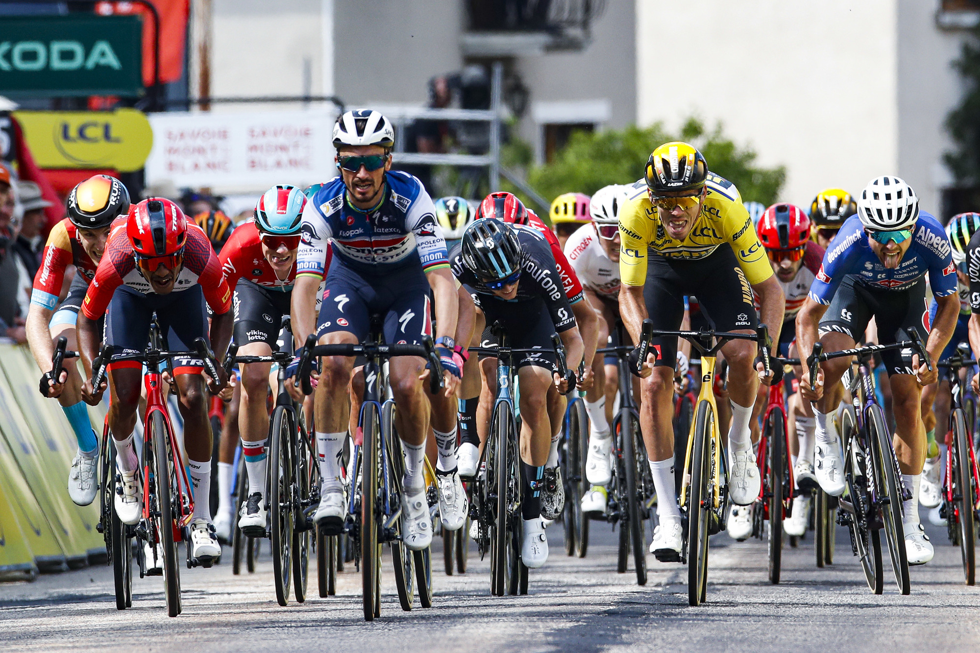 Tesfatsion celebrates his first podium at Dauphiné Trek Race Shop