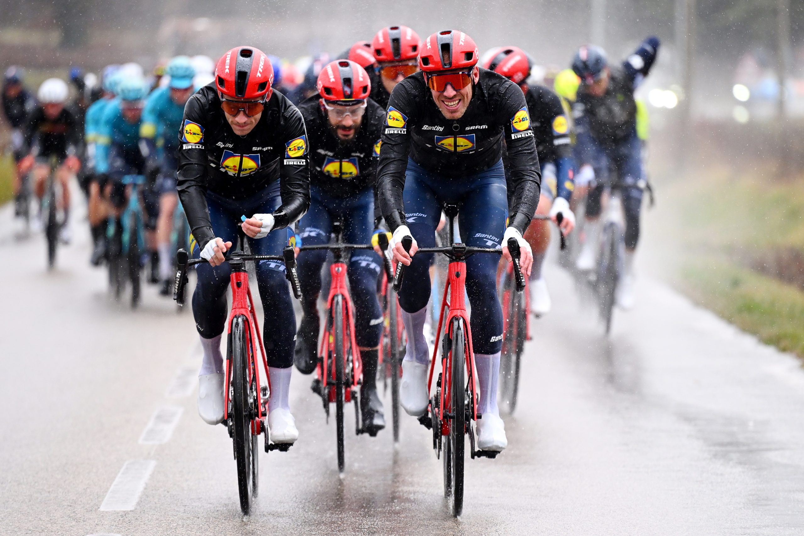 How to deal with unpredictable spring weather | Trek Race Shop