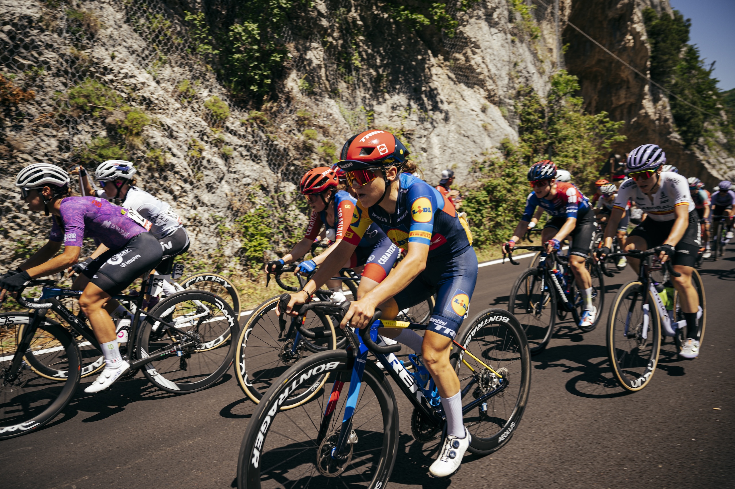 A Tour de France Femmes limited edition 👟 | Trek Race Shop